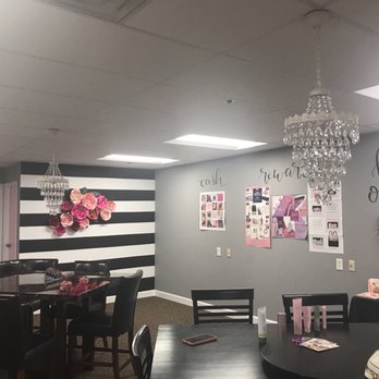 Glamour and Grace Studio - Inside spa - Skin Care Near Me - Dallas, Texas Glamour and Grace Studio - Inside spa - Skin Care Near Me - Dallas, Texas