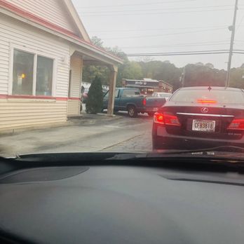 Annie Laura's Kitchen - Cars waiting. There are two lines. - Southern Near Me - Riverdale, Georgia Annie Laura's Kitchen - Cars waiting. There are two lines. - Southern Near Me - Riverdale, Georgia