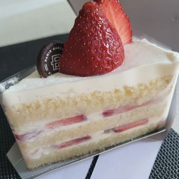 Paris Baguette - Strawberry cake - Bakeries Near Me - Cupertino, California Paris Baguette - Strawberry cake - Bakeries Near Me - Cupertino, California