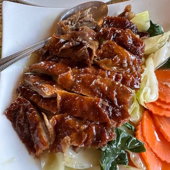 Min's Kitchen - Duck - Thai Near Me - La Canada Flintridge, California
