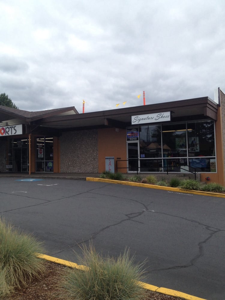 wide shoe store