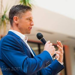 Friends & Family Spinal Care - Dr. Justin Brown sharing chiropactic with passion.