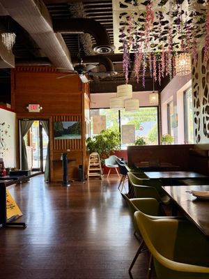 Khao Hom Thai & Sushi by null