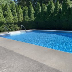 Holland Pools - Two years after liner replacement.
