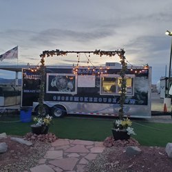 Oso's Smokehouse - Welcome to our backyard BBQ joint. Where we're all friends or family.