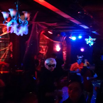 Gryphon's Pub - Halloween party 2016 - Pubs Near Me - New Haven, Connecticut