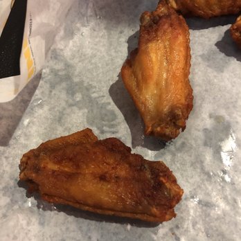 Buffalo Wild Wings - Dried and greasy wings - American Near Me - Palmdale, California Buffalo Wild Wings - Dried and greasy wings - American Near Me - Palmdale, California