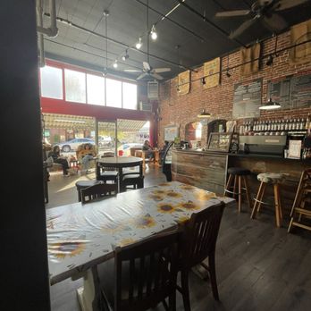 Coffee Cat Coffeehouse - Inside seating area - Coffee & Tea Near Me - Newberg, Oregon
