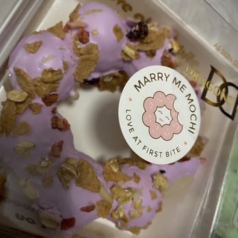Marry Me Mochi - Berry in Love - Donuts Near Me - Mississauga, Ontario