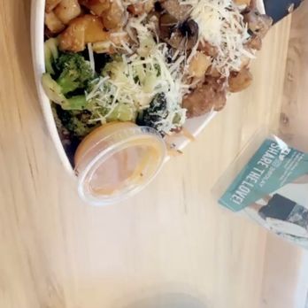 Bolay - Quinoa, kale, broccoli, mushrooms, bbq chicken, teriyaki chicken, Parmesan cheese and a spicy Thai sauce - New American Near Me - Winter Park, Florida