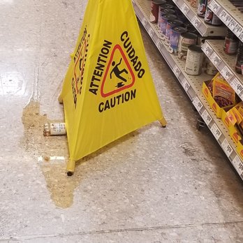 H-E-B - This is been sitting here for a while and no one has come to clean this issue up so this needs to be cleaned - Grocery Near Me - Lakeway, Texas