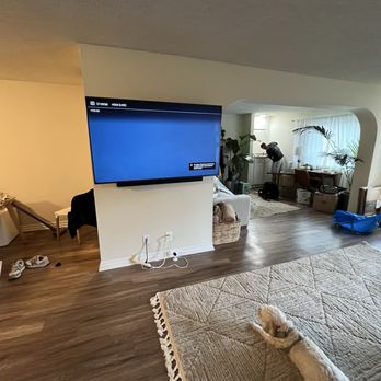 Grindlex Home Services - Tv mounted on wall - TV Mounting Near Me Grindlex Home Services - Tv mounted on wall - TV Mounting Near Me