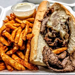 Pub of Penn Valley - Pub's Hot Roast Beef- in Au Jus with Cheddar Cheese and Horseradish Sauce on a Long Roll $17