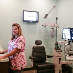 Howerton Eye Clinic - Alicia prepares the exam room.