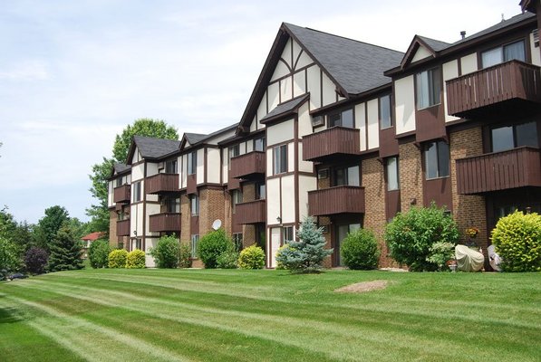 Irish Hills Apartments by null