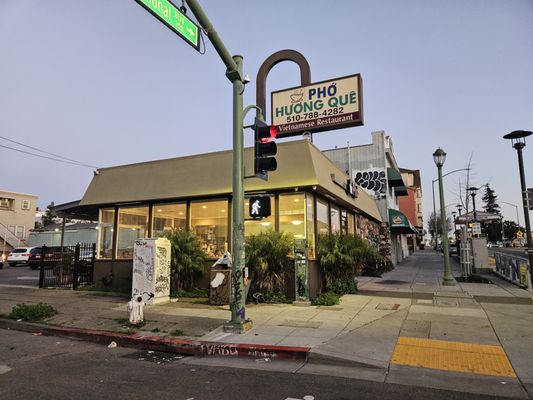 Pho Huong Que by null