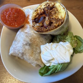 Frankie & Lola's Front Street Cafe - Oaxaca burrito - Breakfast & Brunch Near Me - Morro Bay, California
