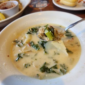 Olive Garden Italian Restaurant - This Zuppa Toscana was perfect. Sausage, potato & kale in a great creamy broth - Italian Near Me - Tucson, Arizona Olive Garden Italian Restaurant - This Zuppa Toscana was perfect. Sausage, potato & kale in a great creamy broth - Italian Near Me - Tucson, Arizona