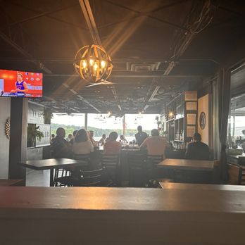 Lakeshore Grille - New American Near Me - Chattanooga, Tennessee