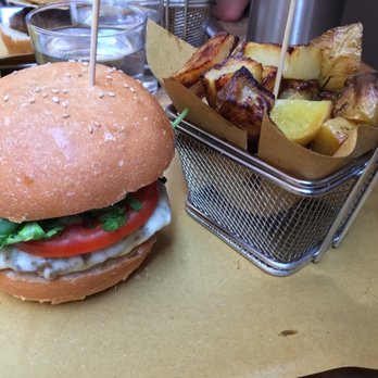 WellDone - Tasty Hamburger with different kind of cheese put together to create a creamy mix AMAZING - Breakfast & Brunch Near Me - Bologna, BO