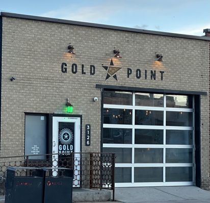 Gold Point by null