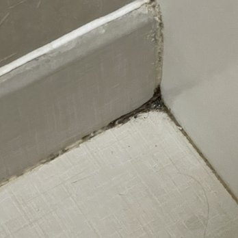 SpringHill Suites by Marriott Cincinnati Midtown - Mold and dirt on floor - Hotels Near Me - Cincinnati, Ohio