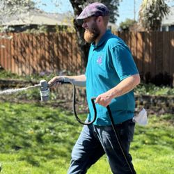 We Scoop Your Poo - Wysiwashing a clients yard