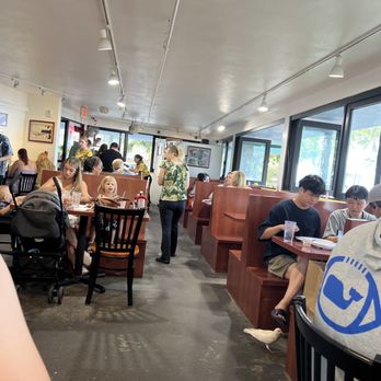 Eggs 'n Things - Waikiki Beach Eggspress - Indoor seating - Breakfast & Brunch Near Me - Honolulu, Hawaii Eggs 'n Things - Waikiki Beach Eggspress - Indoor seating - Breakfast & Brunch Near Me - Honolulu, Hawaii