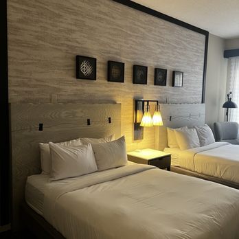 Hilton Appleton Paper Valley - Hotels Near Me - Appleton, Wisconsin