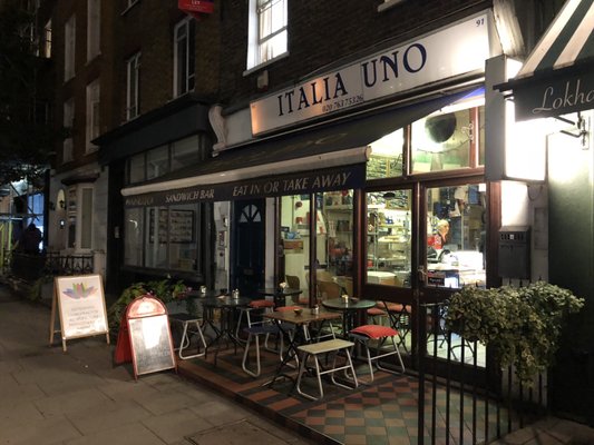 Italia Uno by null