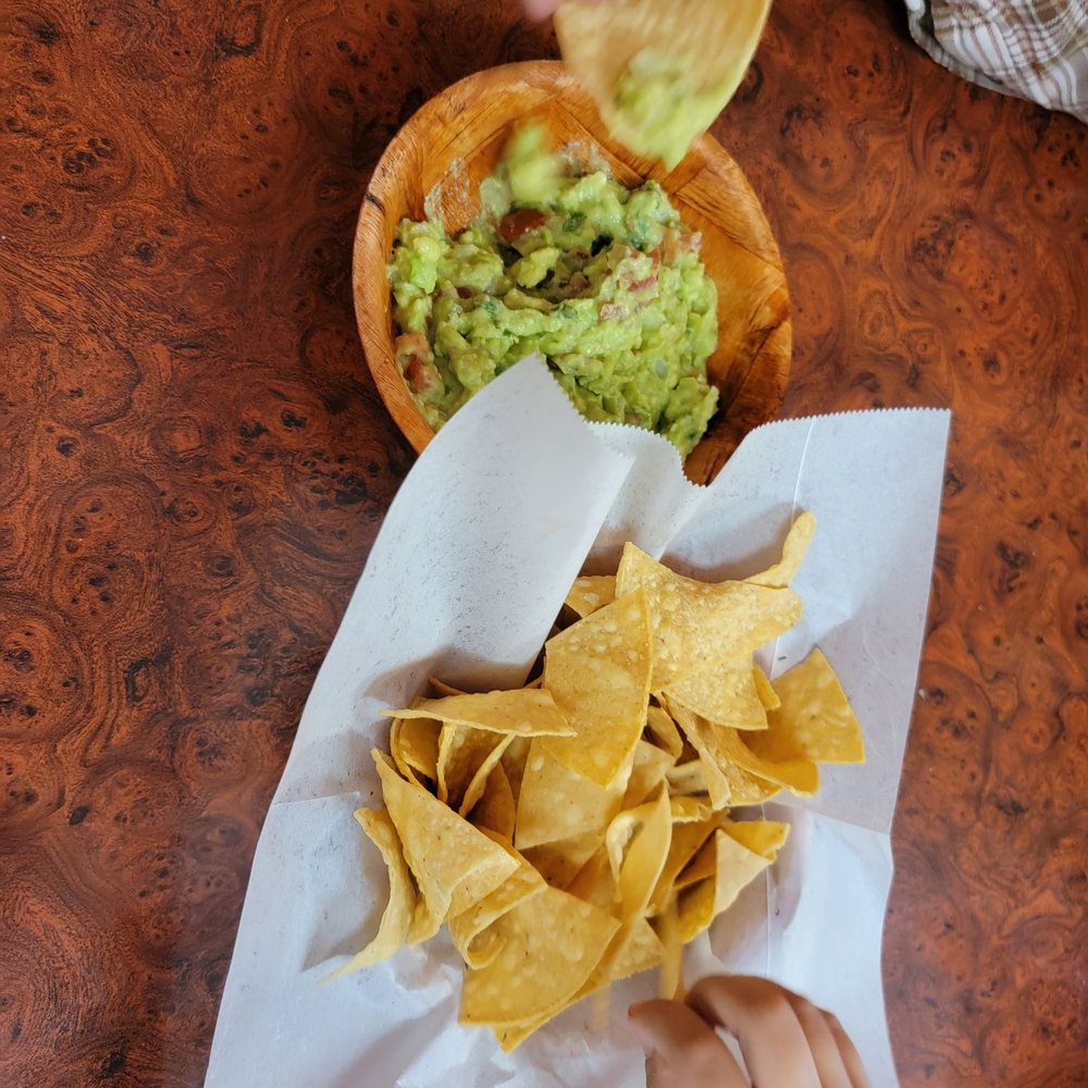 Los Compadres Tacos - Chips and guacamole - Tacos Near Me - Whittier, California Los Compadres Tacos - Chips and guacamole - Tacos Near Me - Whittier, California