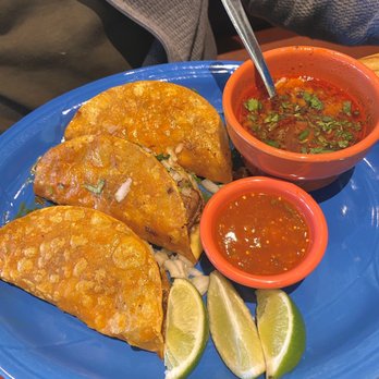 El Salto Mexican Restaurant - Quesabirria - Mexican Near Me - Chesterfield, Missouri