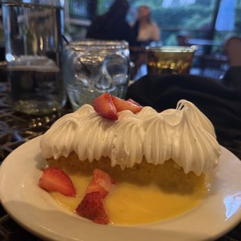 La Dama - Trese leche - Mexican Near Me - Milwaukee, Wisconsin La Dama - Trese leche - Mexican Near Me - Milwaukee, Wisconsin