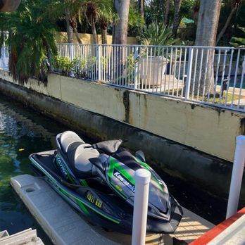 Faro Boat Lifts - Floating dock for jetskis. - Boating Near Me - Miami, Florida Faro Boat Lifts - Floating dock for jetskis. - Boating Near Me - Miami, Florida