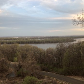 Tara Point Inn - Hotels Near Me - Grafton, Illinois Tara Point Inn - Hotels Near Me - Grafton, Illinois