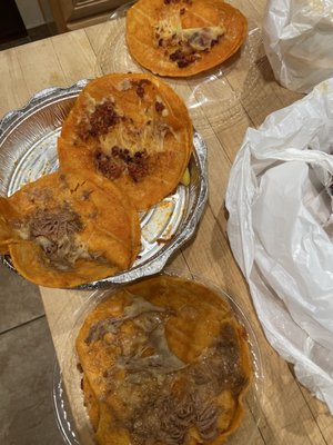 Guanatos Tacos by null