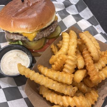 Bay Burger Bar - Bay Burger with Fries - Burgers Near Me - Tampa Bay, Florida