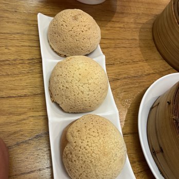 Tim Ho Wan - BBQ pork buns - Dim Sum Near Me - Honolulu, Hawaii Tim Ho Wan - BBQ pork buns - Dim Sum Near Me - Honolulu, Hawaii