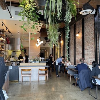 La ong - Inside - Thai Near Me - Beverly Hills, California