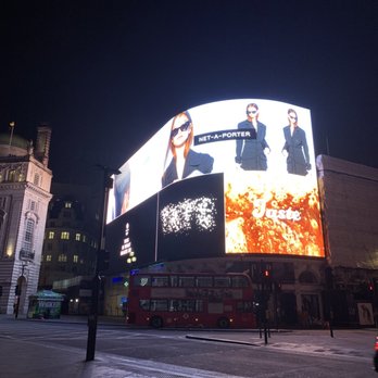 Piccadilly Circus - Piccadilly Circus, London: the famous advertising signs... even in the wee hours... - Landmarks & Historical Buildings Near Me - London, XGL
