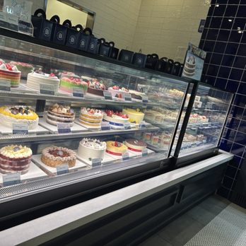 Paris Baguette - Cake display - Bakeries Near Me - Las Vegas, Nevada Paris Baguette - Cake display - Bakeries Near Me - Las Vegas, Nevada