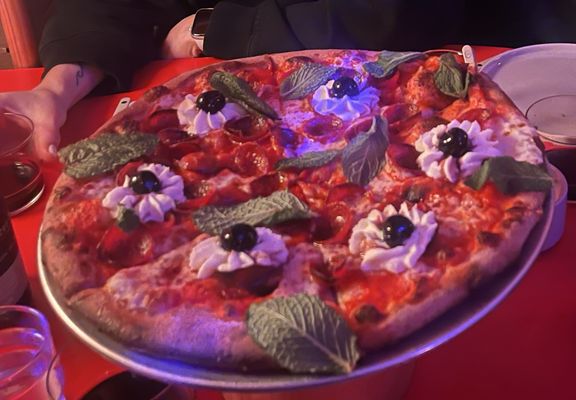 Cent's Pizza + Goods by null