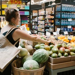 Jayde's Market - Farm-fresh local produce, organic fruits and veggies, and knowledgable team members to help you sort your choices.