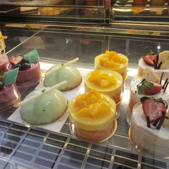 Tiny Pyramid - Cafes Near Me - Honolulu, Hawaii