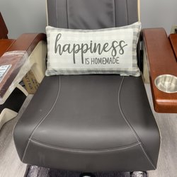 Davi Nails Salon - Happiness spa chairs
