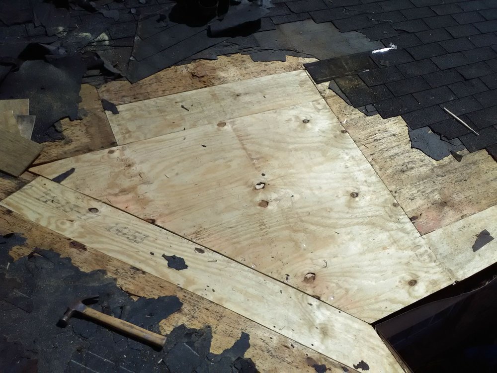 Slide of Bears Cajun Roofing