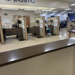 Octapharma Plasma - Pembroke Pines - 1 person doing the screening and more than 15 people in line.