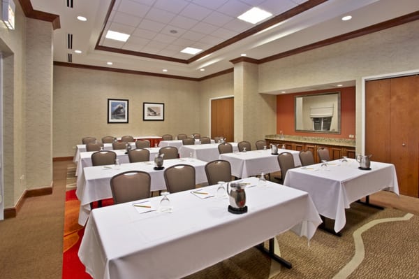 Hilton Garden Inn Chicago/Midway Airport by null