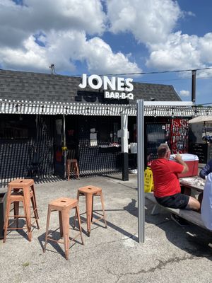 Jones Bar-B-Q by null