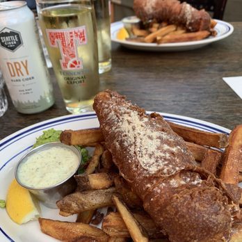 Macleod's Fish & Chips Scottish Pub - Cod Chips and Thistly Cross Scottish Cider (500ml) - Pubs Near Me - Seattle, Washington